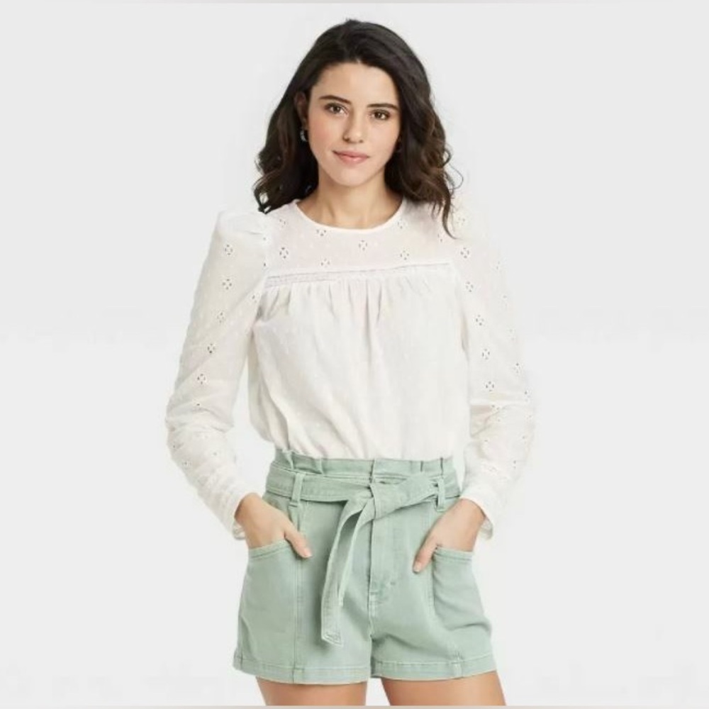 Universal Thread NWT White Embroidered Eyelet Long Sleeve Blouse Preteen Size M